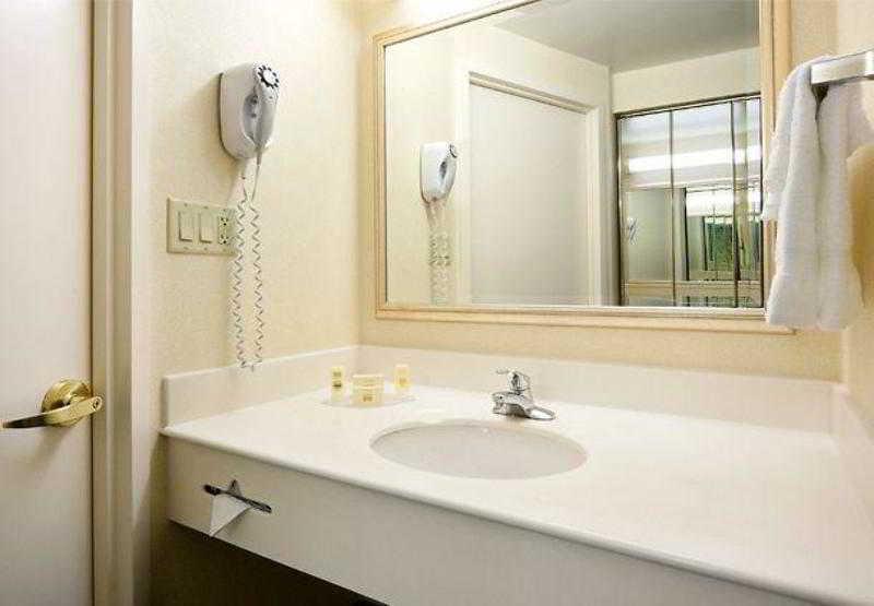 Fairfield Inn & Suites Батлер Екстер'єр фото