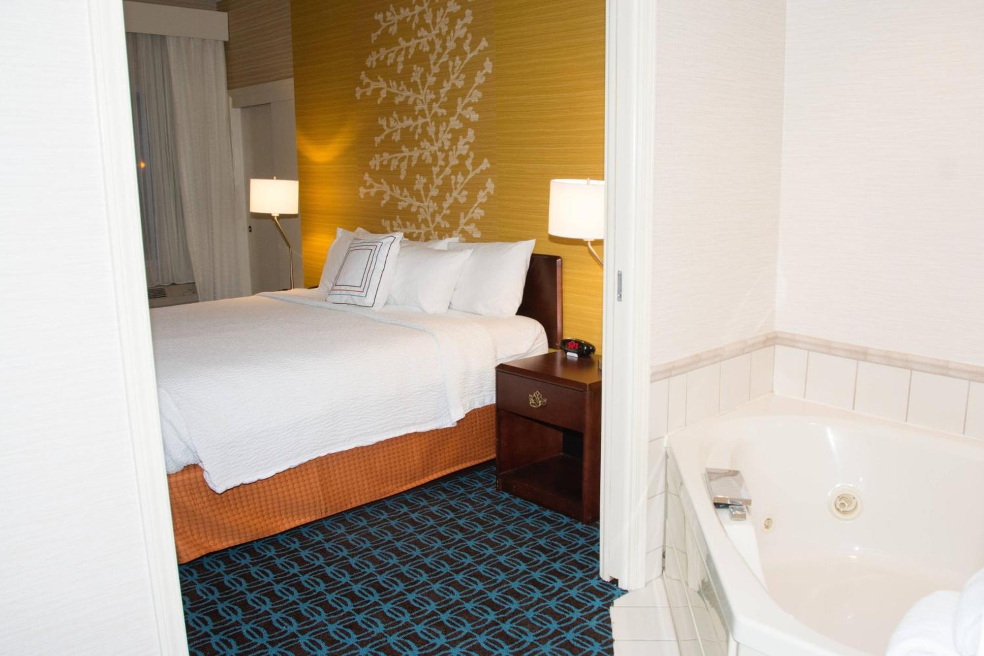 Fairfield Inn & Suites Батлер Екстер'єр фото