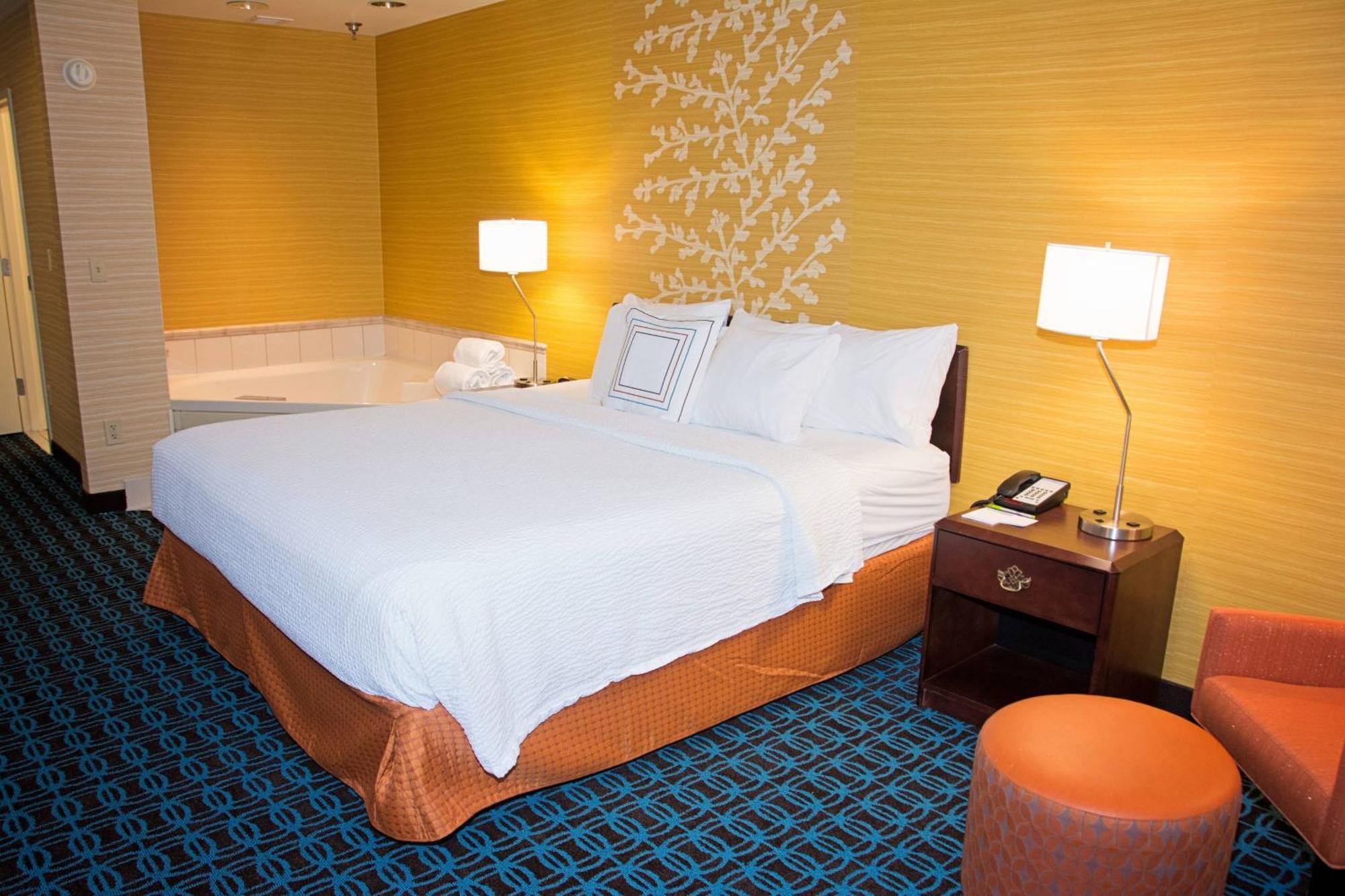 Fairfield Inn & Suites Батлер Екстер'єр фото