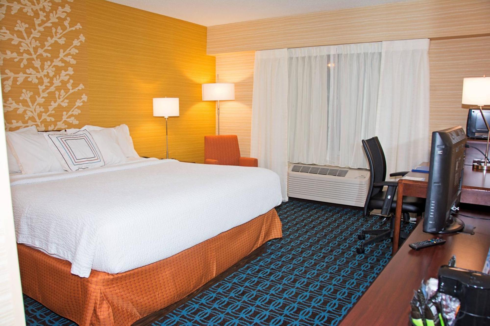 Fairfield Inn & Suites Батлер Екстер'єр фото